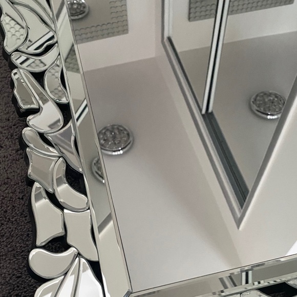 Mirror - Picture 2 of 2